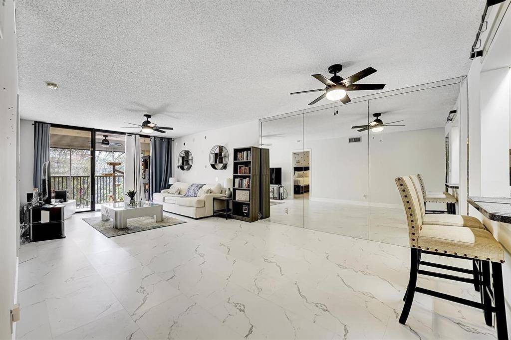 Plantation, FL 33322,8592 W Sunrise Blvd #406