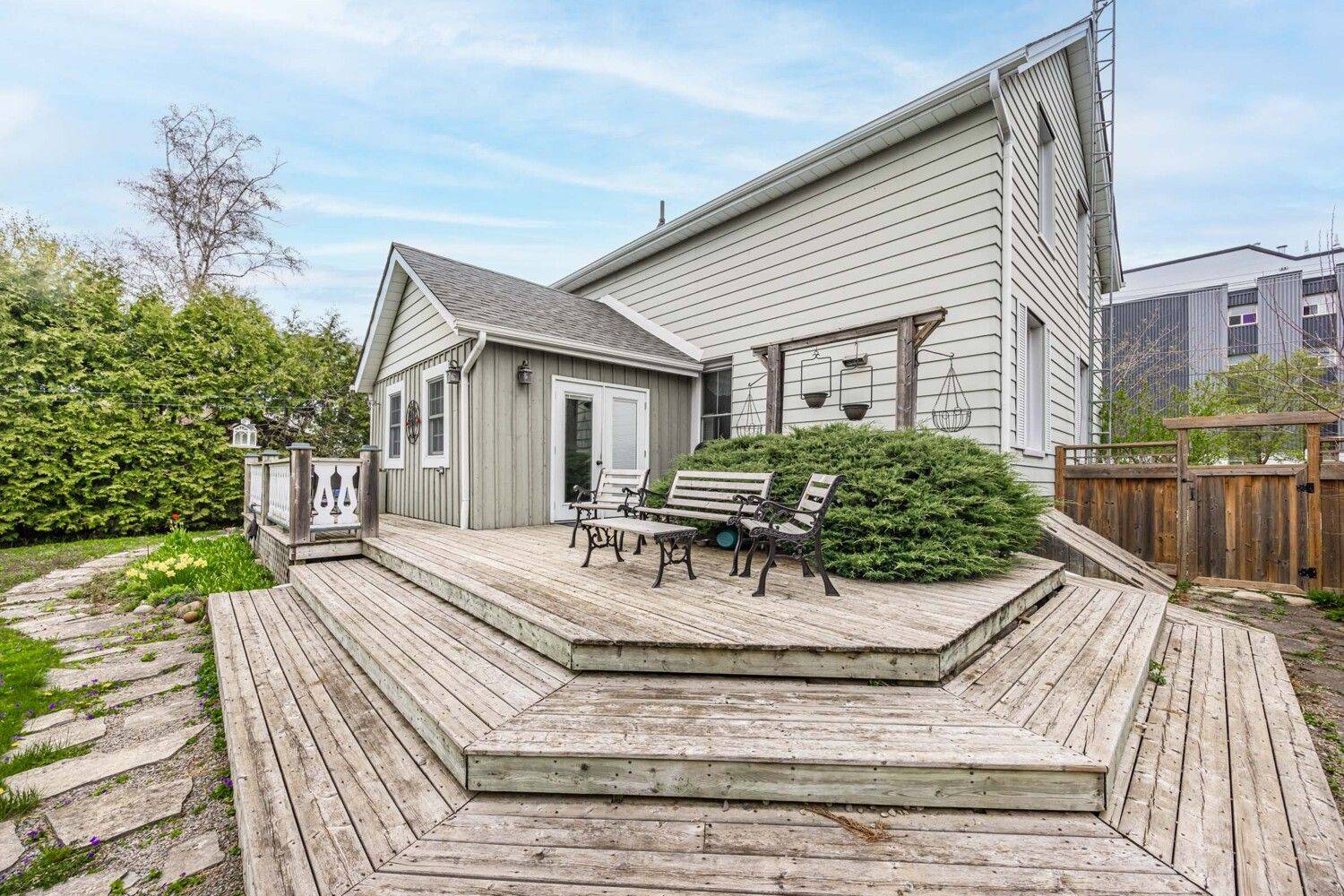 Whitchurch-stouffville, ON L4A 4H1,8 Albert ST