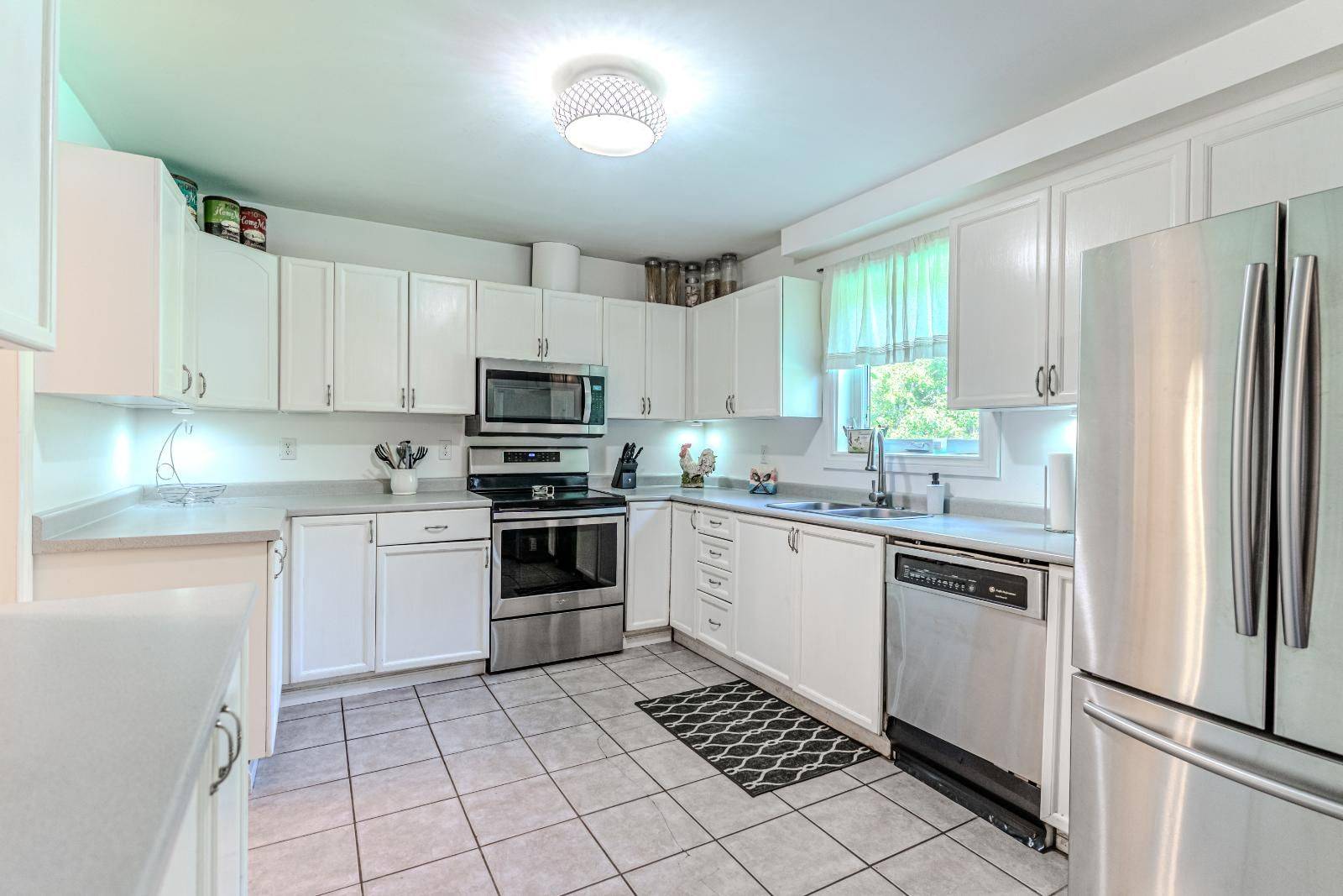 Wasaga Beach, ON L9Z 1H1,26 Royal Beech DR