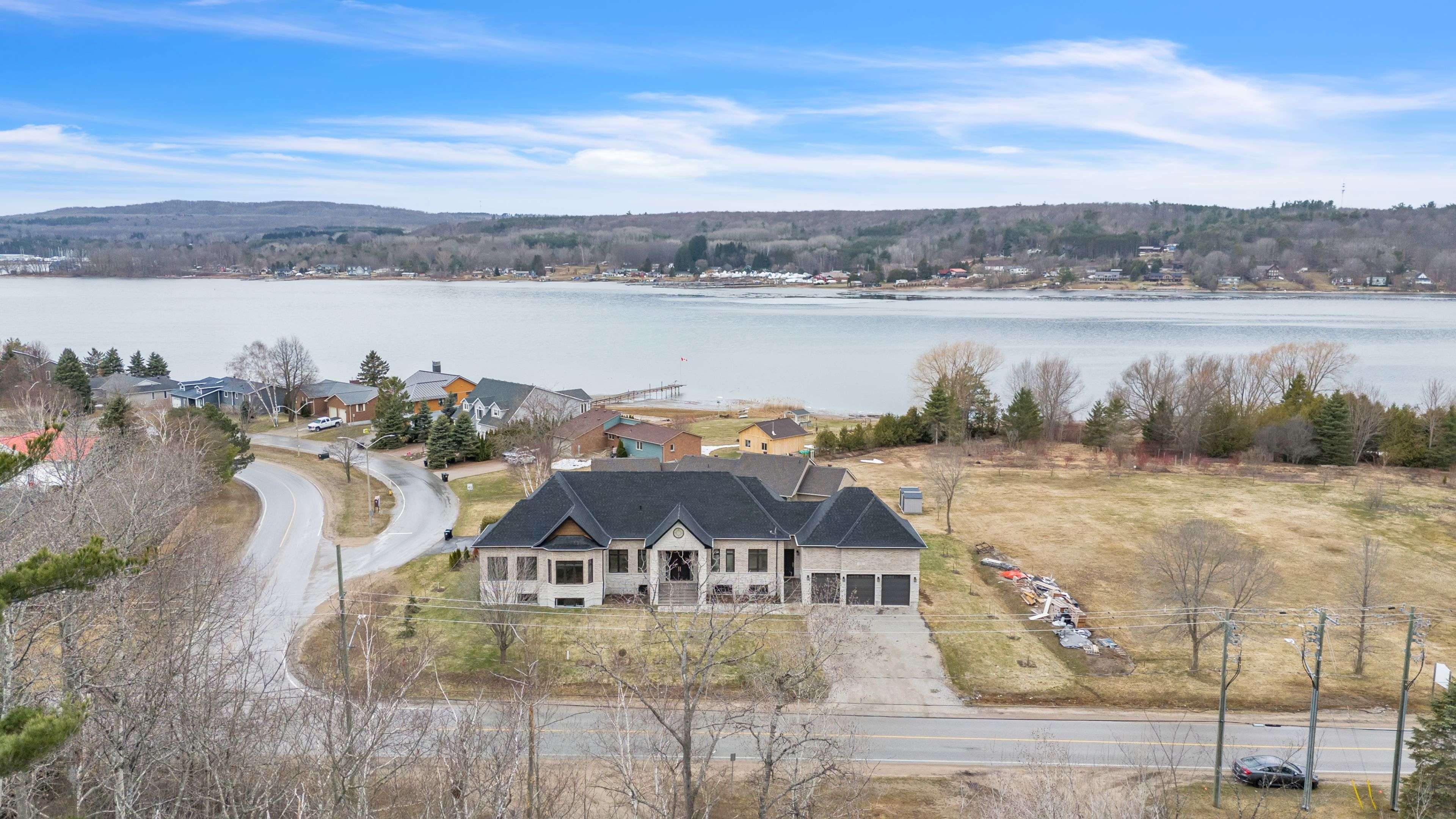 Penetanguishene, ON L9M 1E7,132 Fox ST
