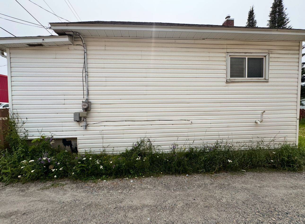 Timmins, ON P4N 2M8,235 Spruce ST S