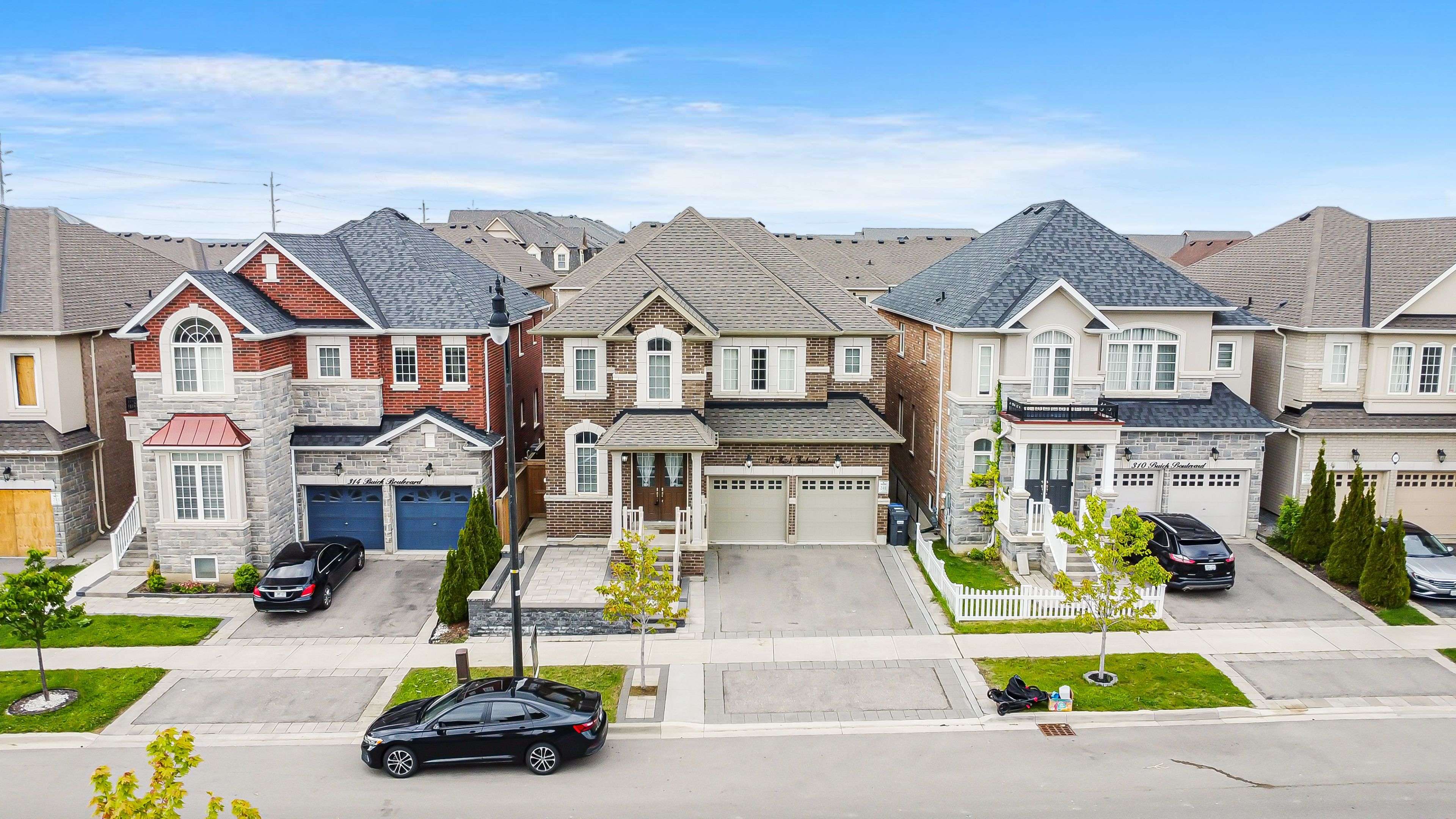 312 Buick BLVD, Brampton, ON L7A 4L8