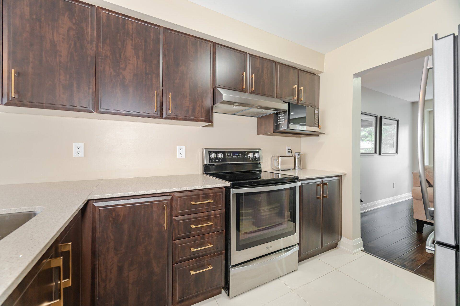 Brampton, ON L6V 4M7,2 Clay Brick CT #21