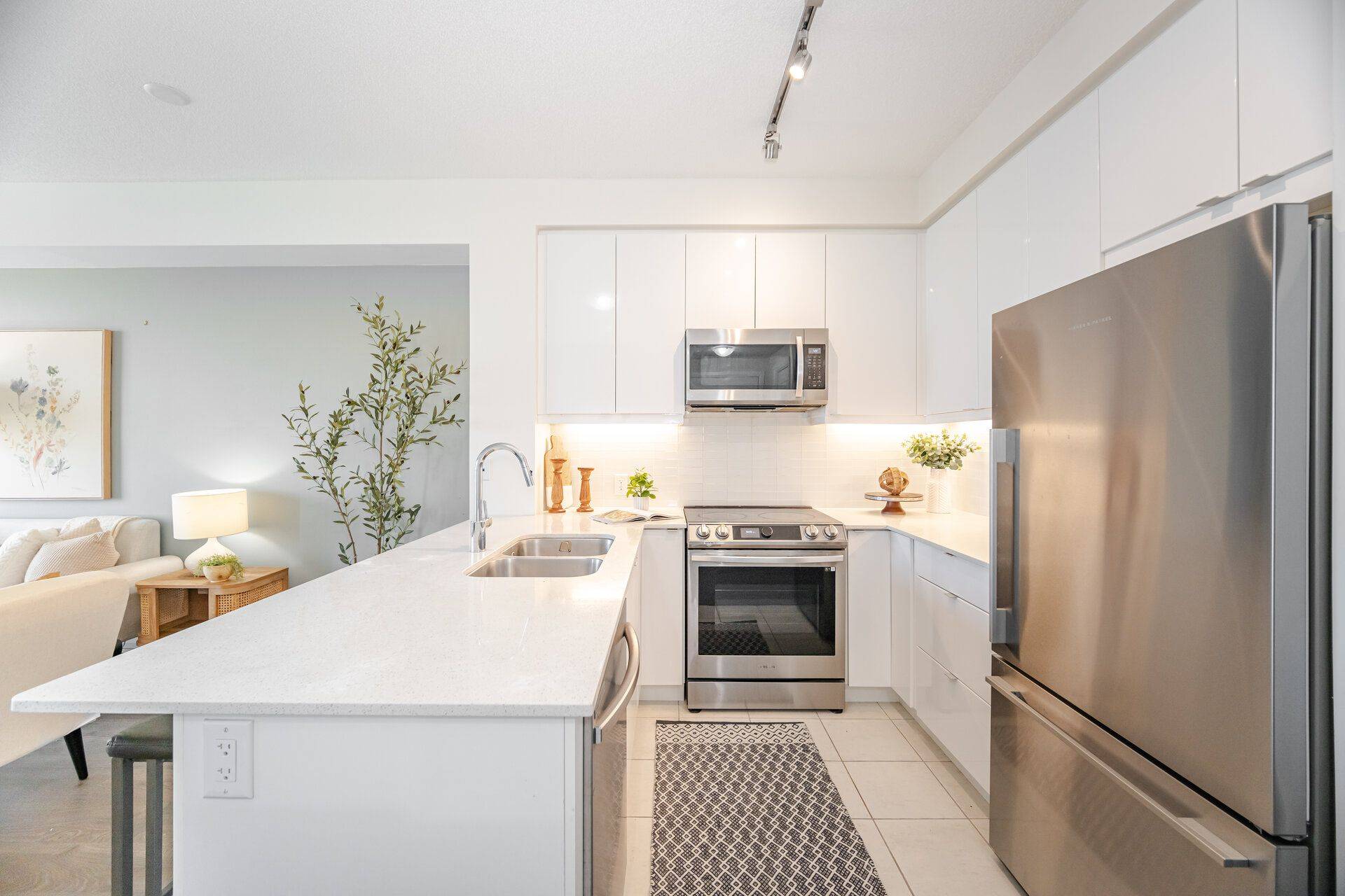 Toronto W08, ON M9B 0C5,50 Thomas Riley RD #706