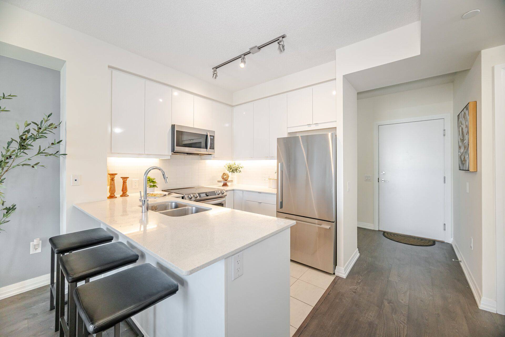 Toronto W08, ON M9B 0C5,50 Thomas Riley RD #706