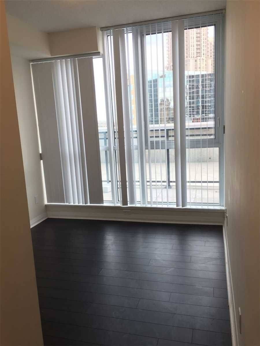 Mississauga, ON L5R 0E4,55 Eglinton AVE W #509