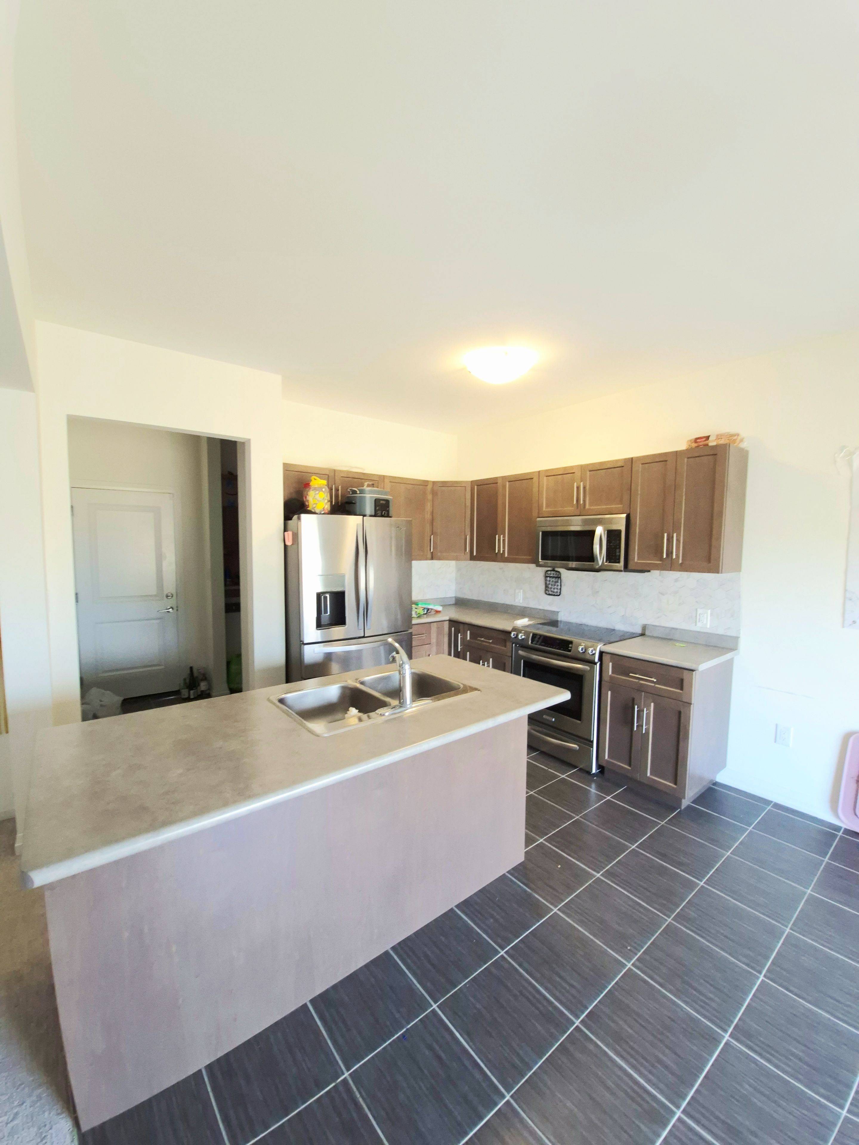 Thorold, ON L2V 0B2,51 Bur Oak DR