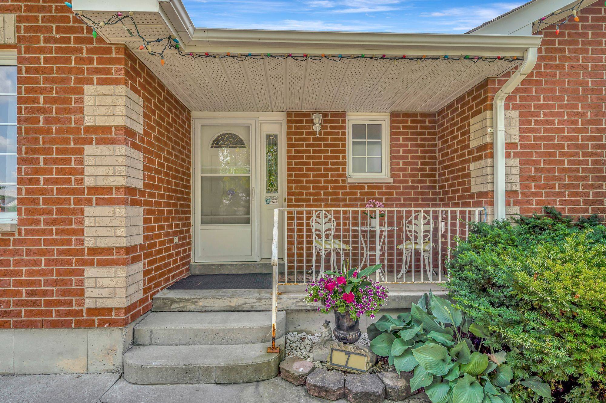 Kawartha Lakes, ON K9V 6H8,7 Eakins CRES