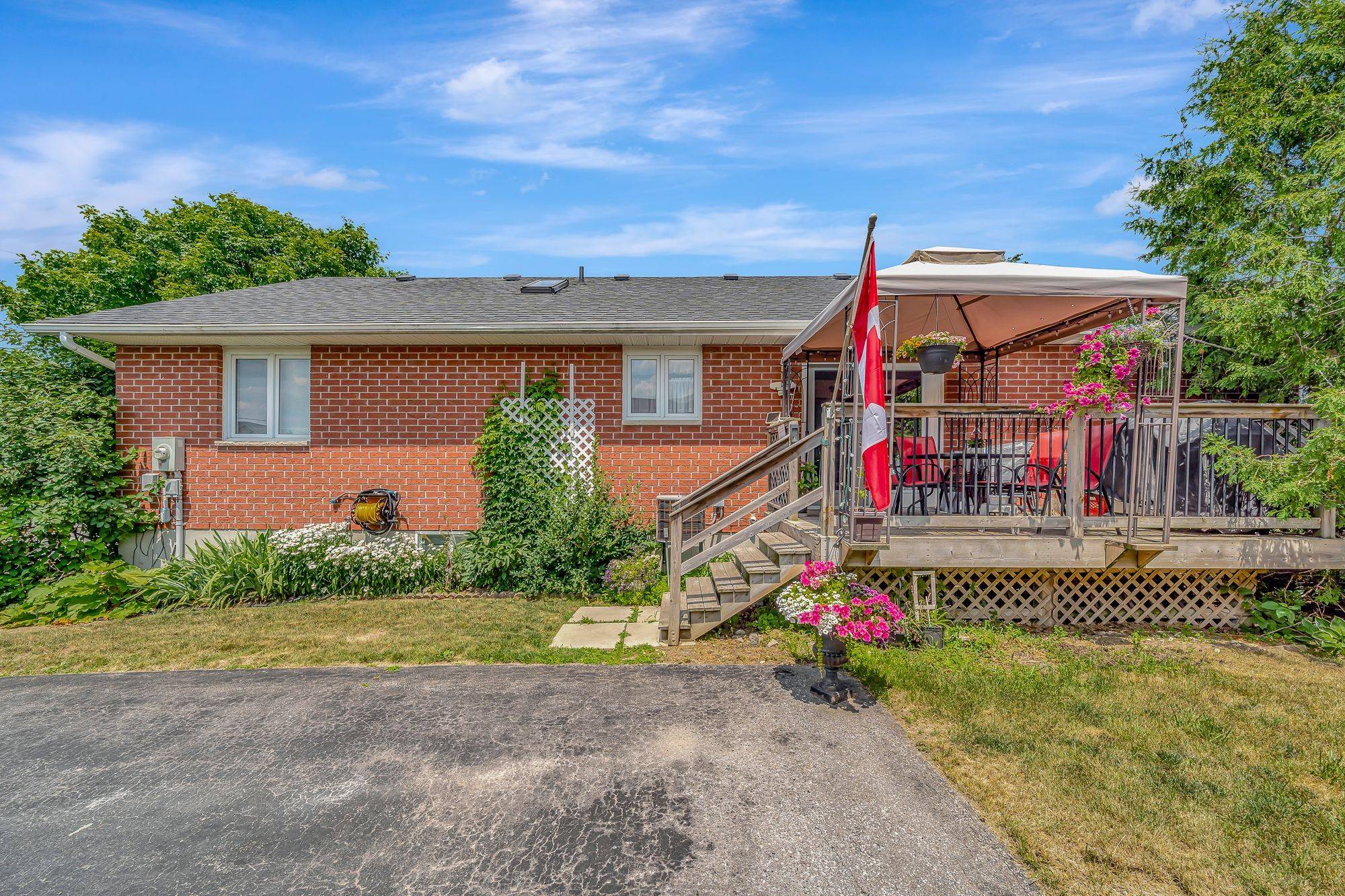 Kawartha Lakes, ON K9V 6H8,7 Eakins CRES