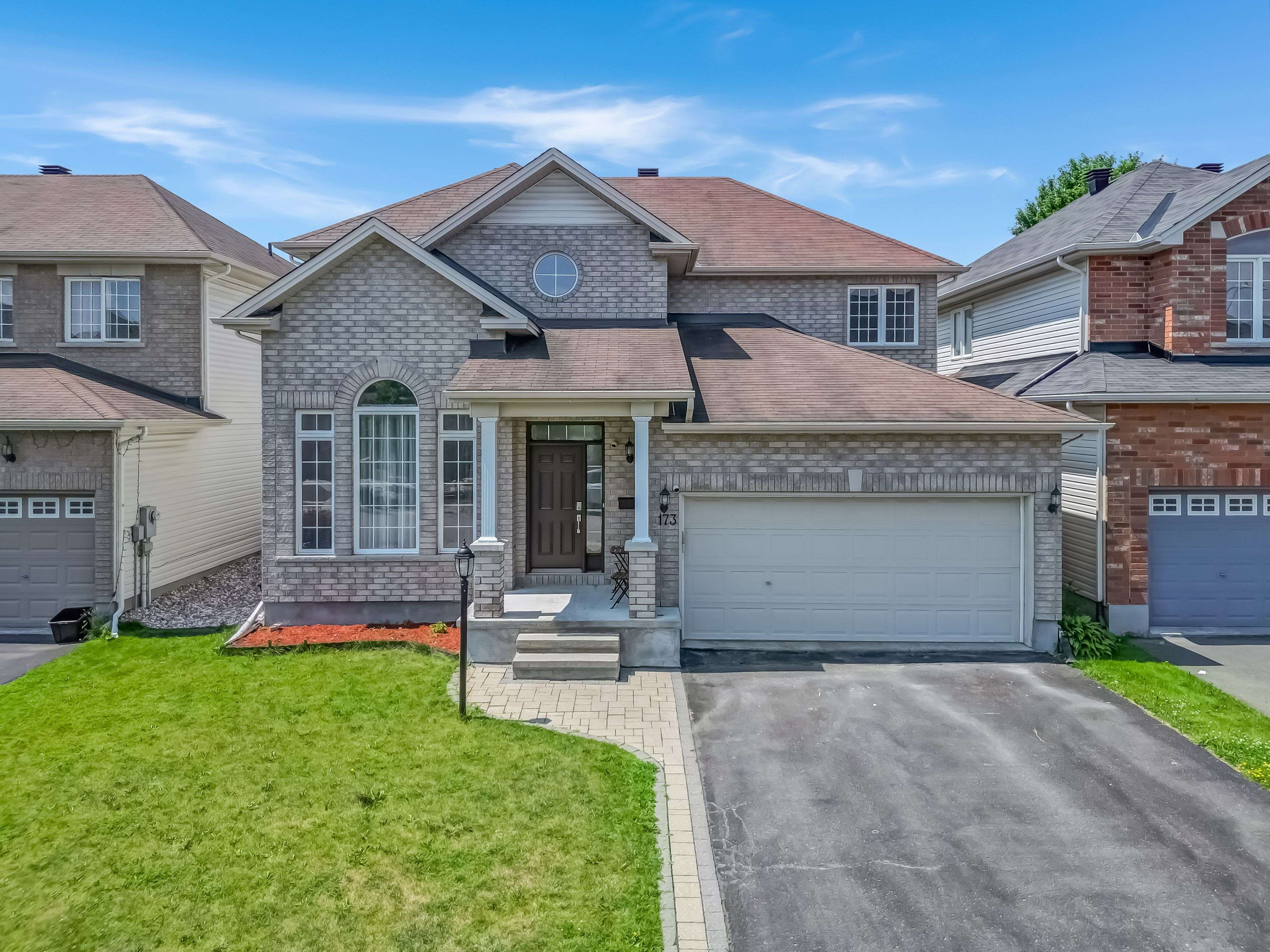 173 Lamplighters DR, Barrhaven, ON K2J 0K9