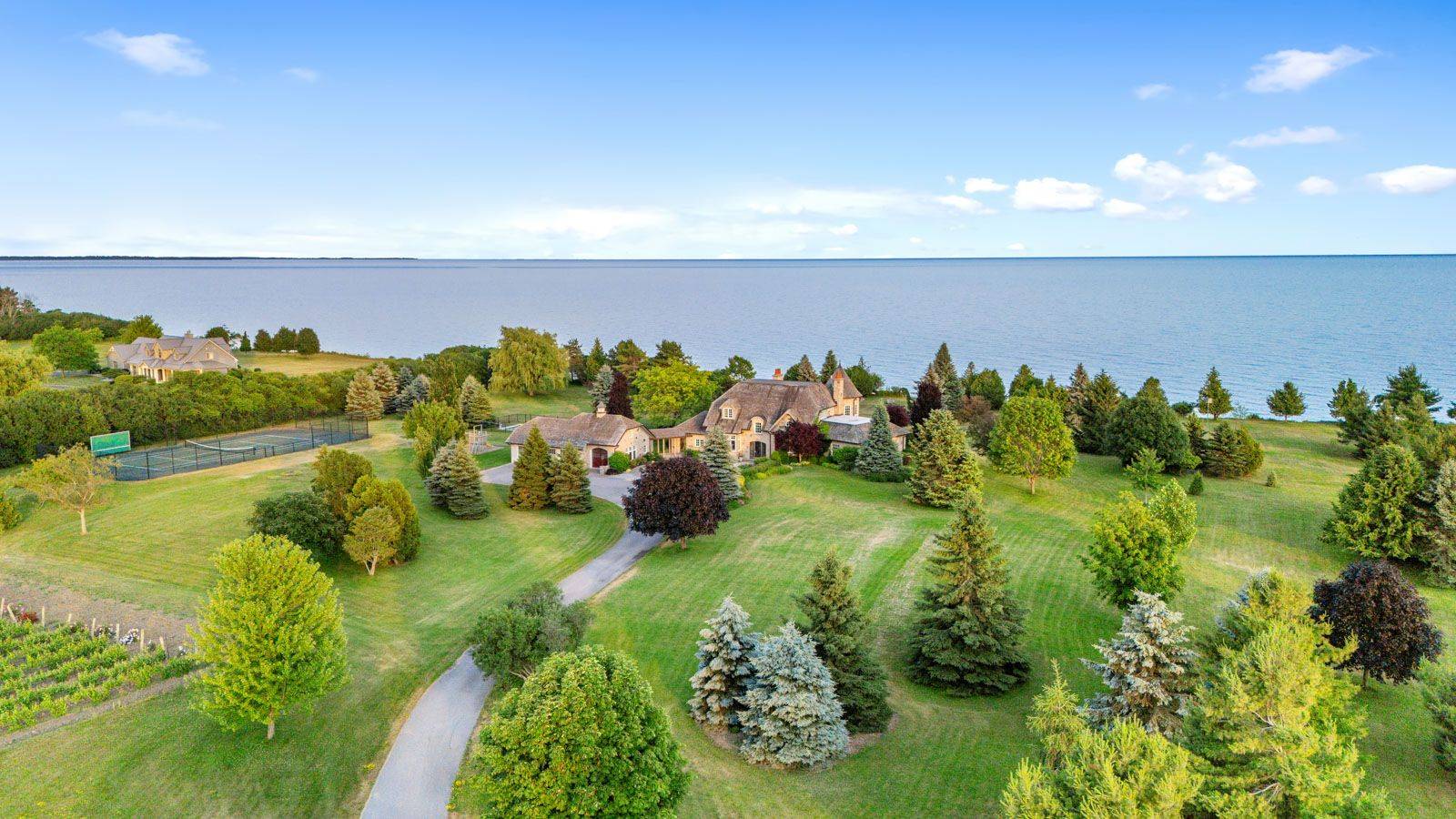 37 Bellavista DR, Prince Edward County, ON K0K 3L0