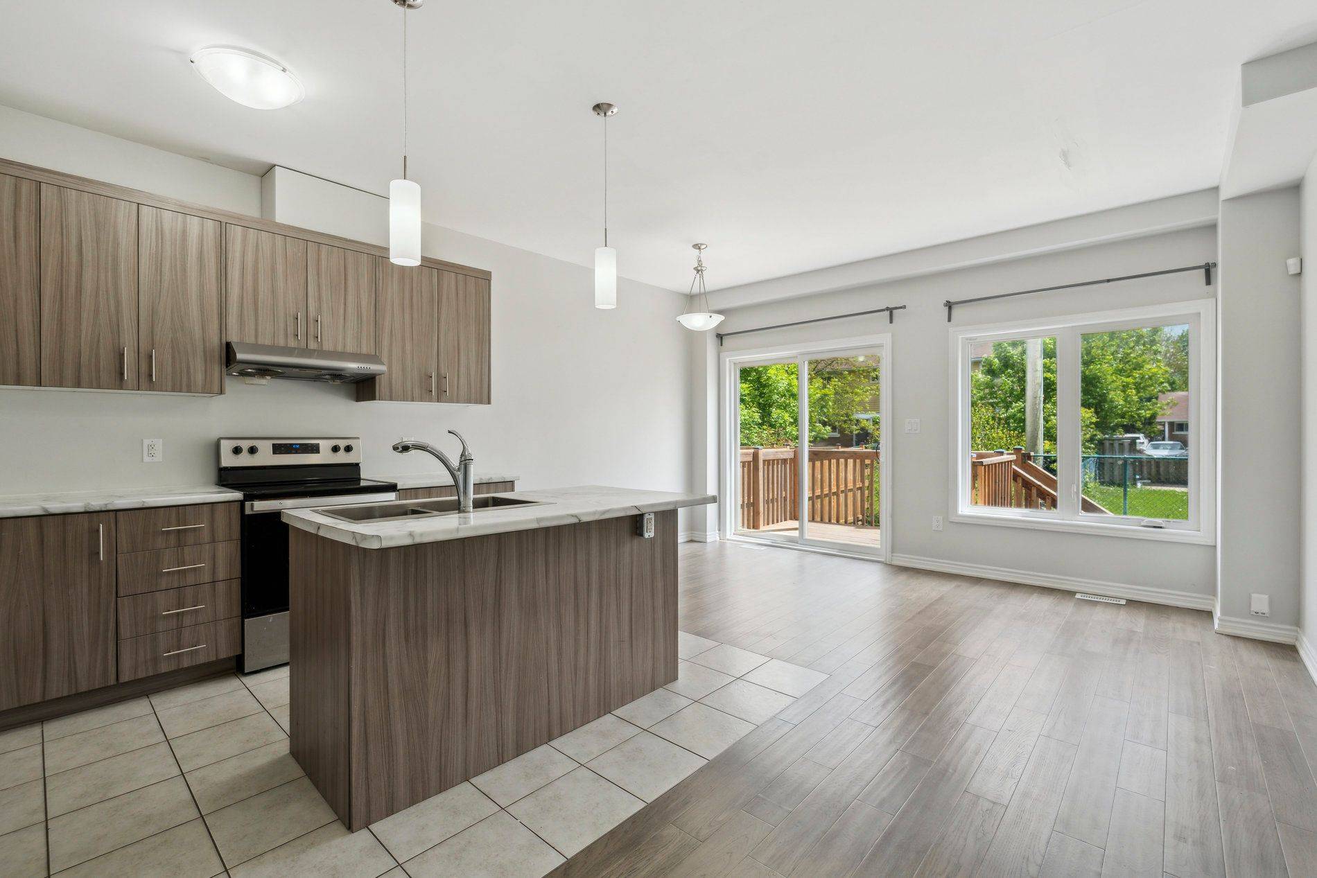 Welland, ON L3B 1T2,217 Louise ST