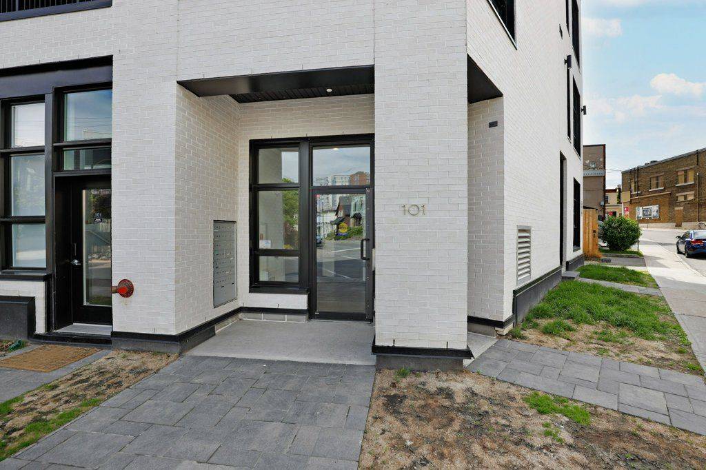 West Centre Town, ON K1Y 1T7,101 Pinhey ST #104