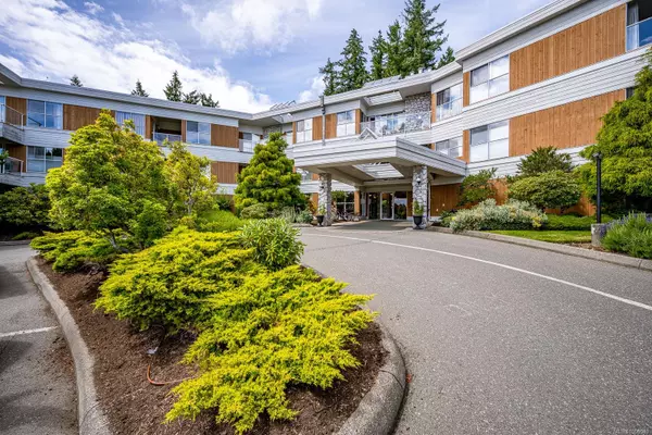 1686 Balmoral Ave #203, Comox, BC V9M 2N1