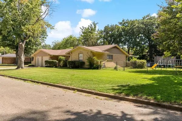 Denison, TX 75020,922 S Hyde Park Avenue