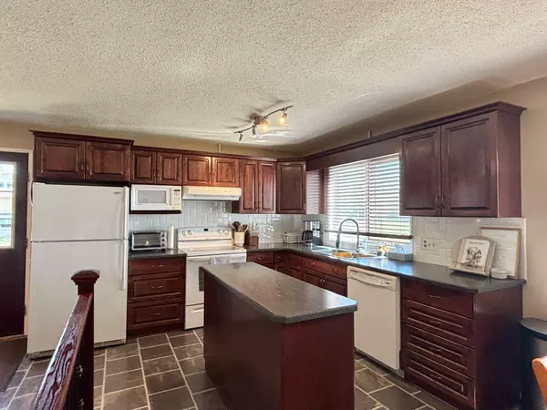 Provost, AB T0B3S0,4210 53 AVE