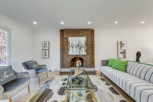 Toronto C15, ON M2H 2A8,22 Mcnicoll AVE