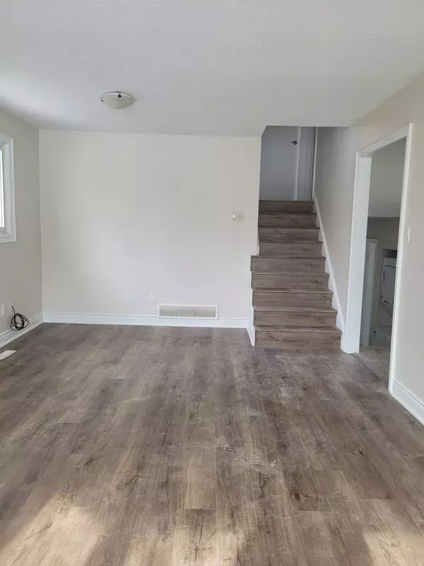 Brampton, ON L6V 2E9,26 Carberry CRES