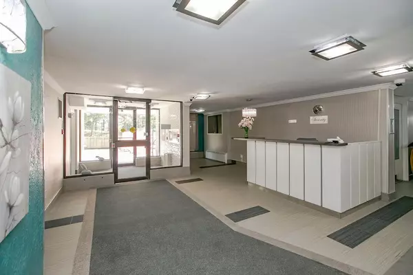 Brampton, ON L6T 3W2,15 Kensington RD #312