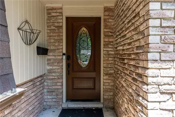 Burlington, ON L7P 2V9,1515 Brenner CRES