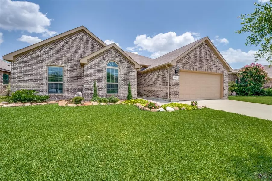 3512 Meadowtrail Lane, Denton, TX 76207