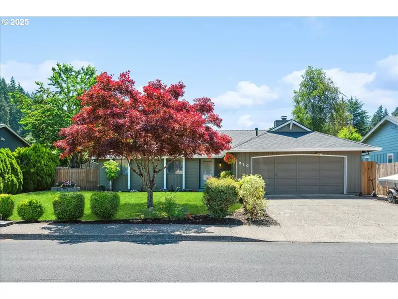 210 SILVER LOOP, Silverton, OR 97381
