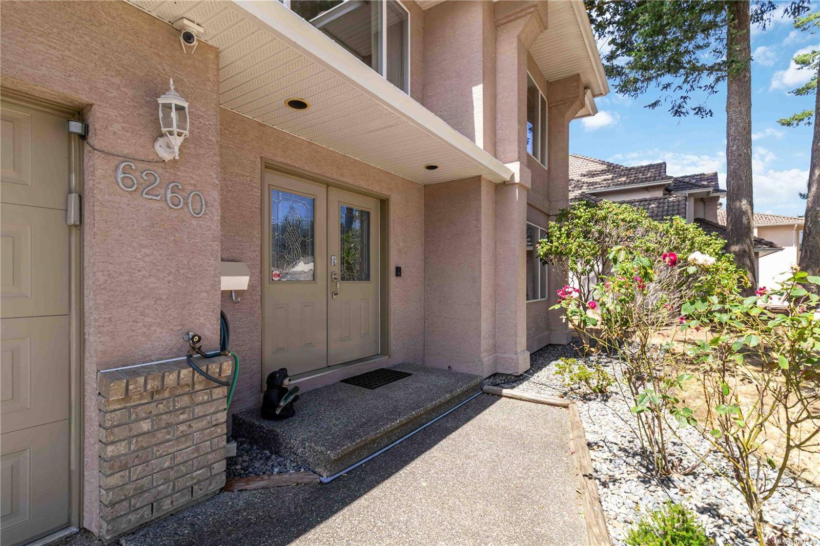 Central Saanich, BC V8Z 6A1,6260 Elaine Way
