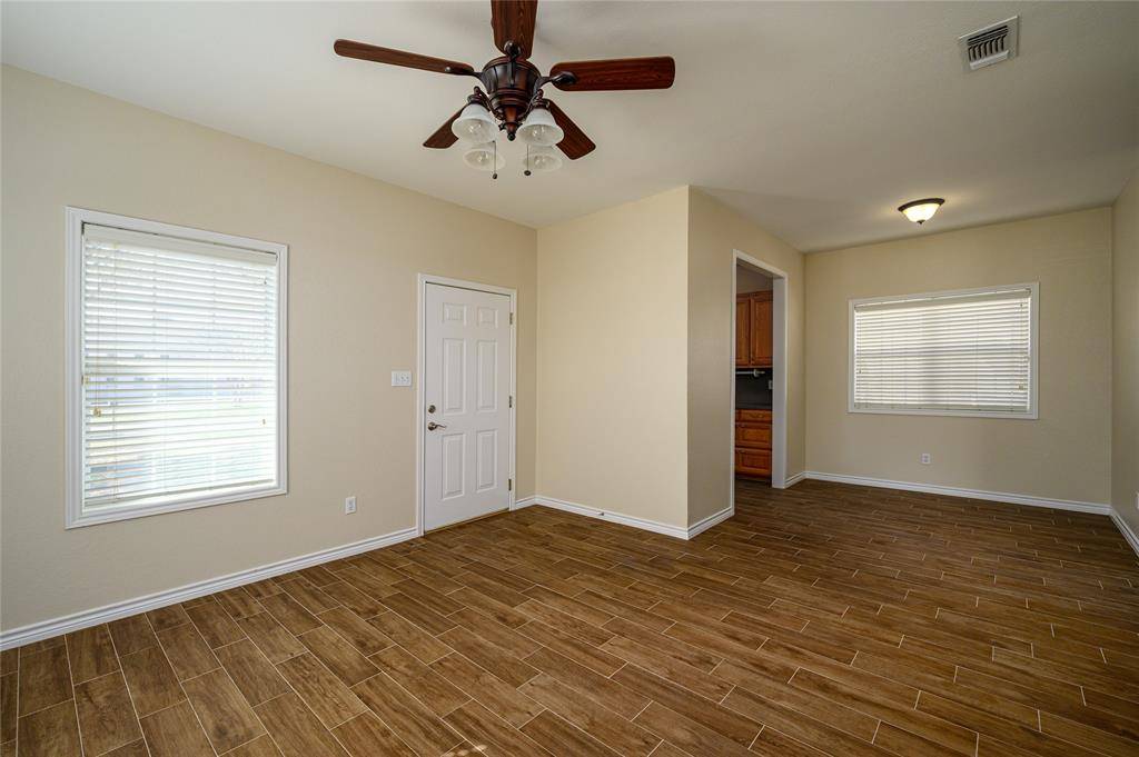 Denison, TX 75020,811 W Woodard Street