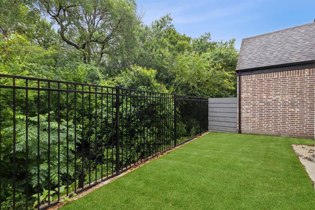 Dallas, TX 75231,8221 Emsworth Drive
