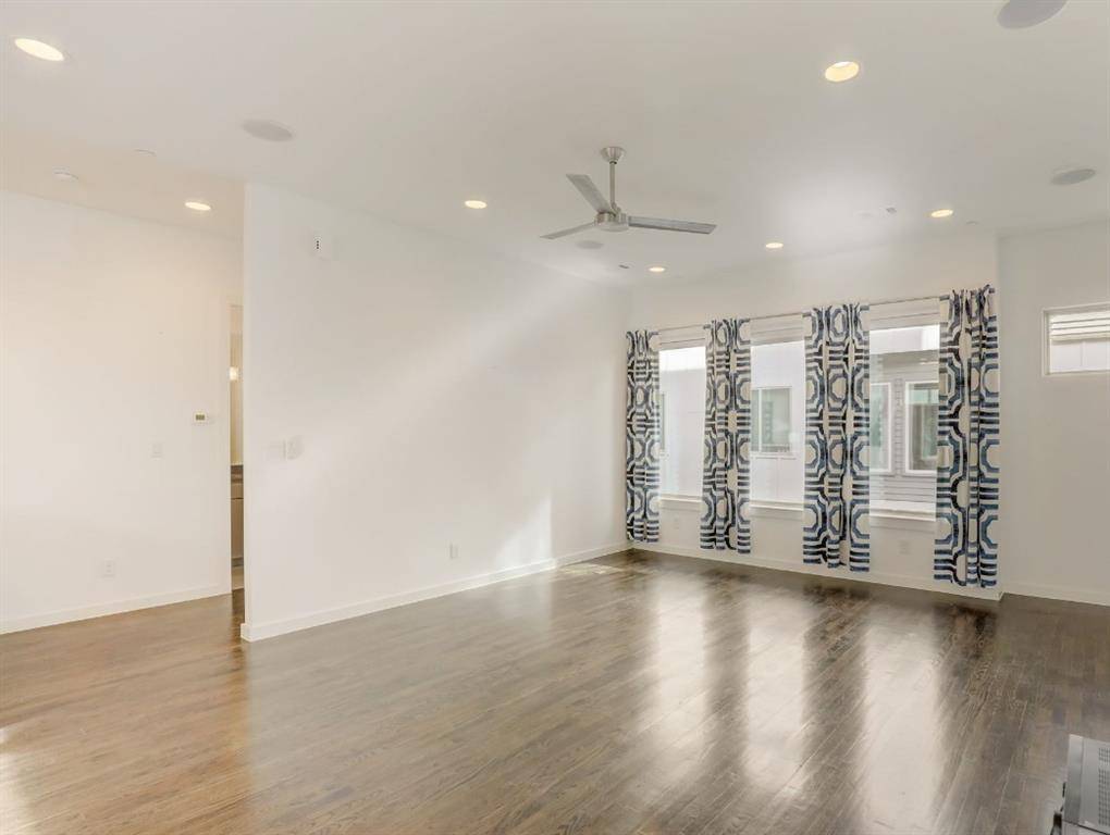 Dallas, TX 75206,1915 Summit Avenue #3