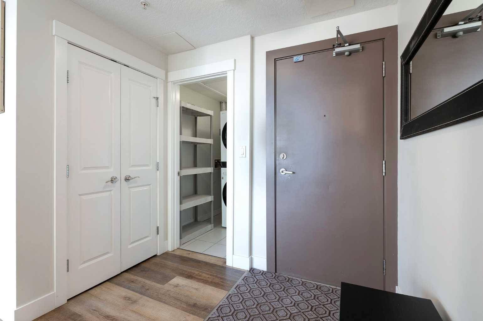 Calgary, AB T2P 0E4,735 2 AVE SW #402