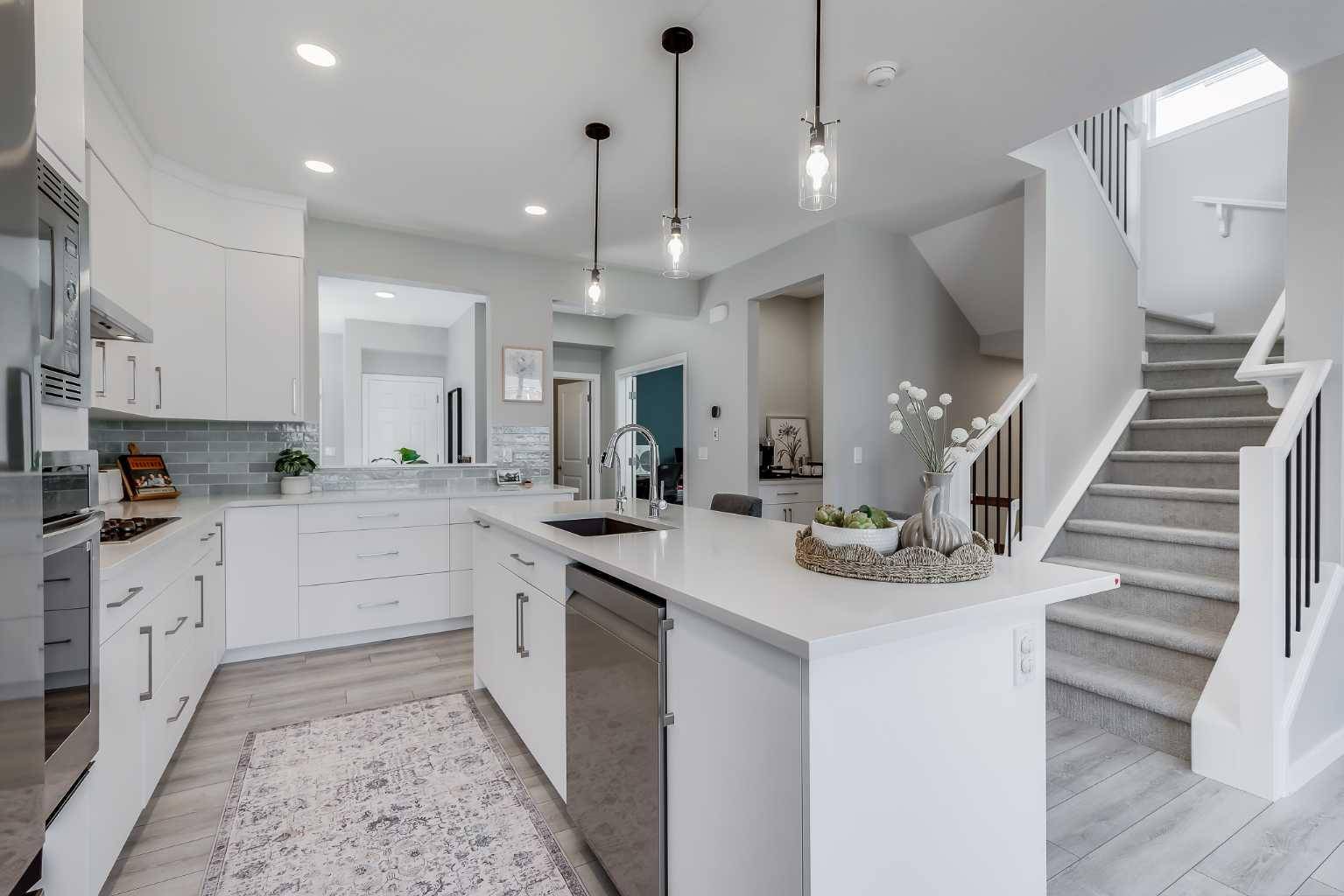 Calgary, AB T3M 3H9,200 Magnolia TER Southeast