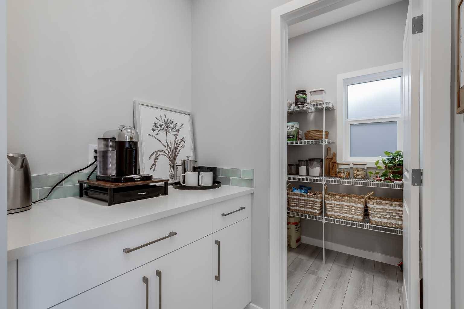 Calgary, AB T3M 3H9,200 Magnolia TER Southeast