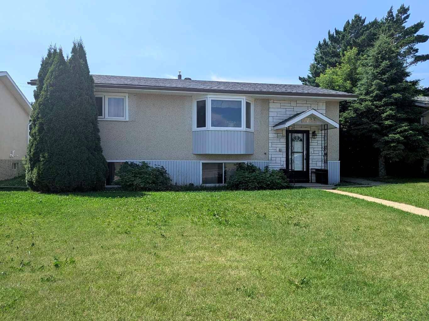 4723 47 AVE, Lacombe, AB T4L 1T9