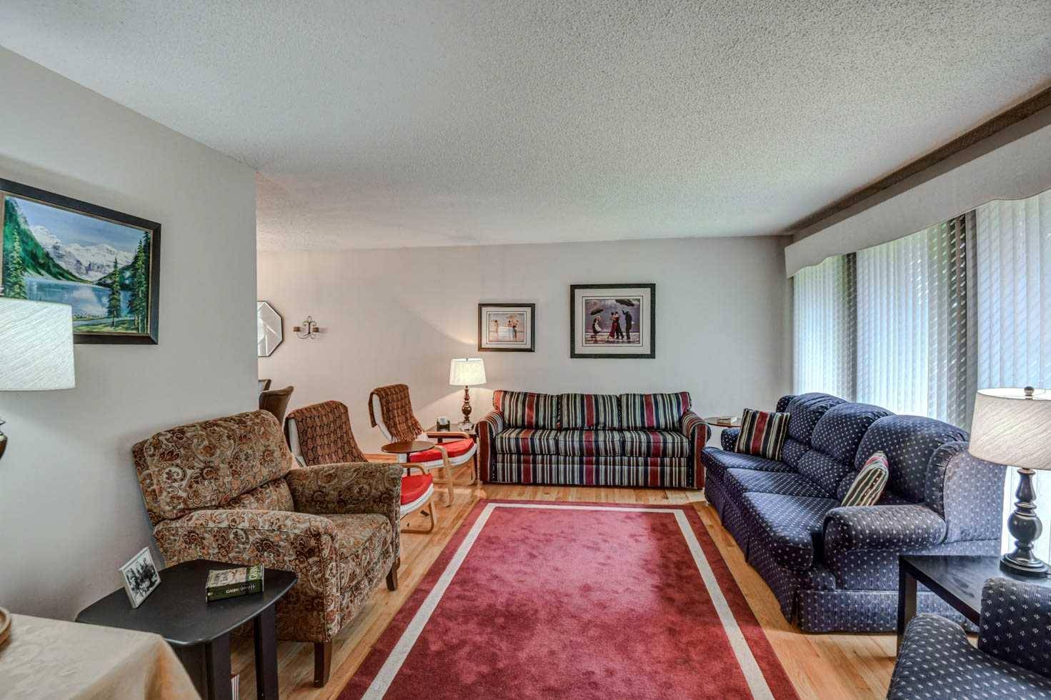 Calgary, AB T2W 2V8,812 Woodpark WAY Southwest