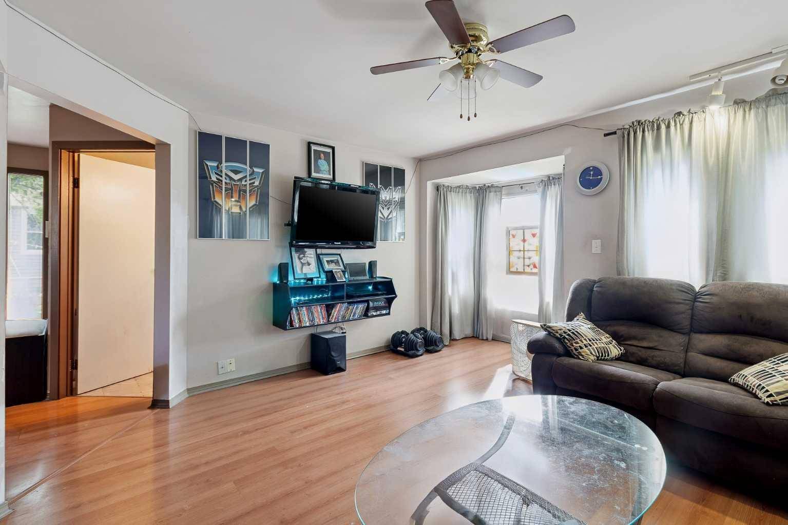 Lloydminster, SK S9V0E7,4726 43 ST