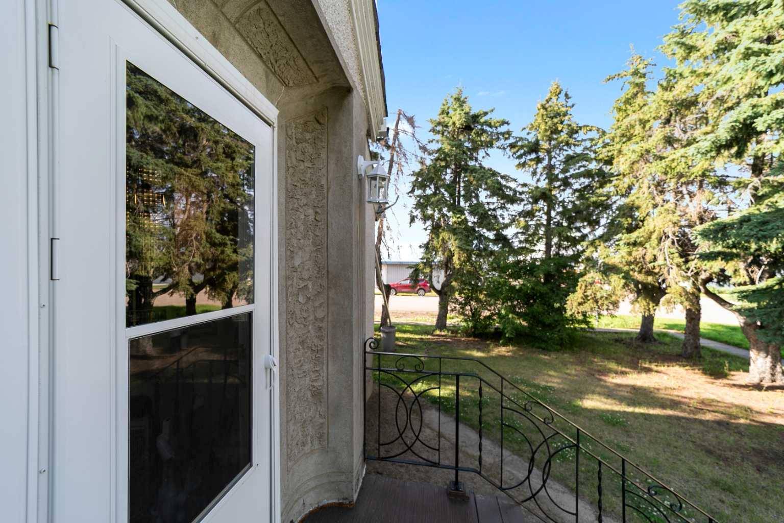 Innisfree, AB T0B2G0,4832 51 ST