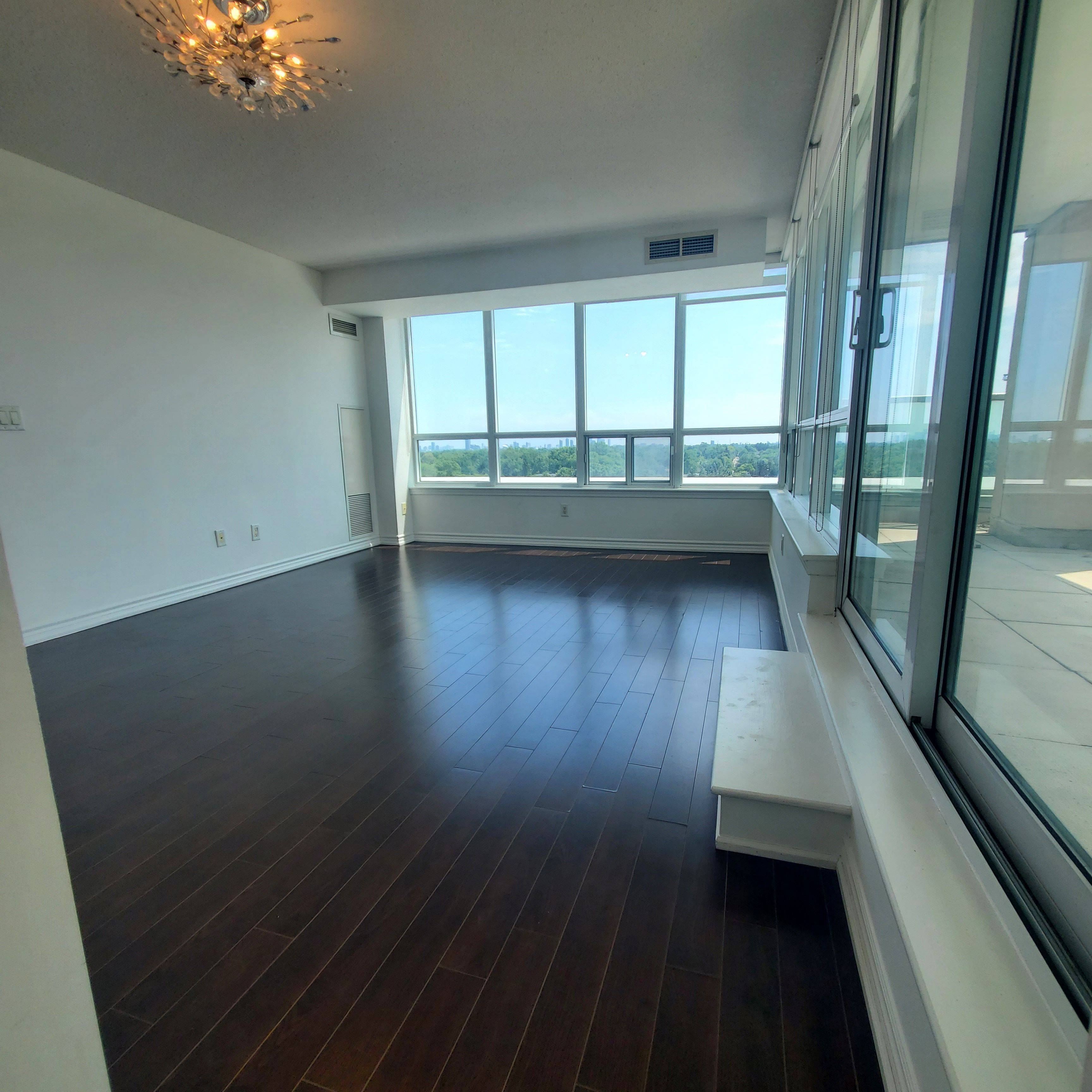 Toronto C15, ON M2K 3E2,17 Barberry PL #910