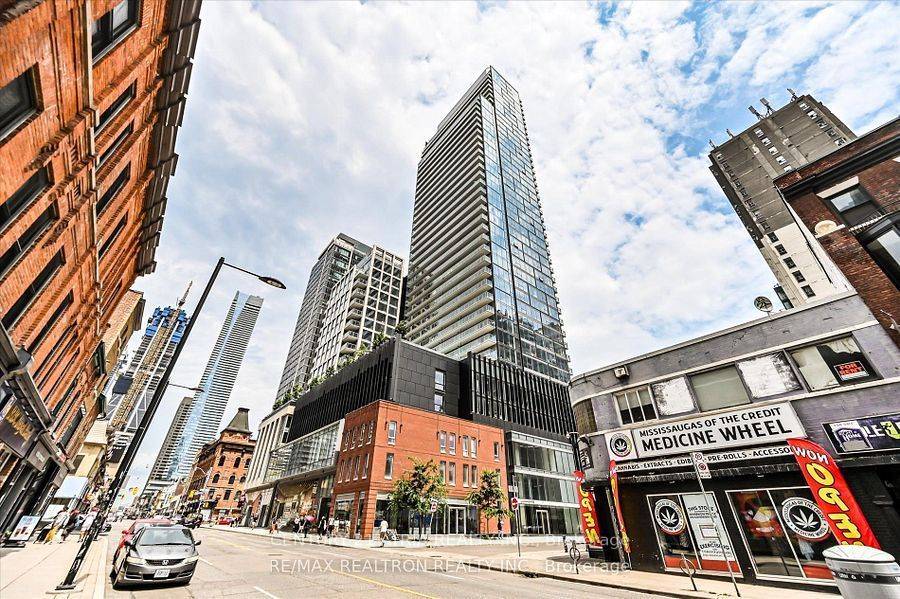 3 Gloucester ST #2001, Toronto C08, ON M4Y 0C6