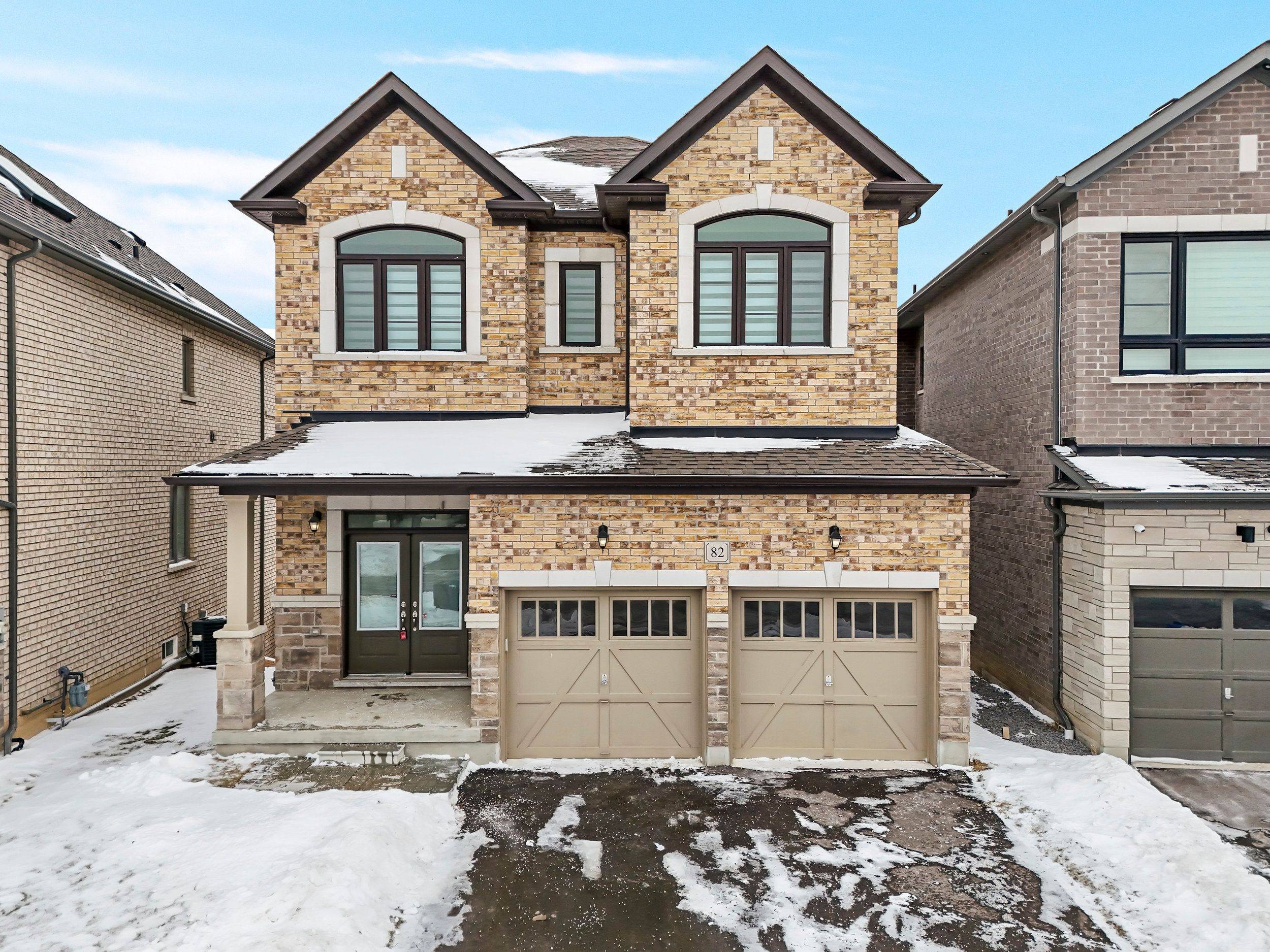 82 Closson DR, Whitby, ON L1N 9Y6