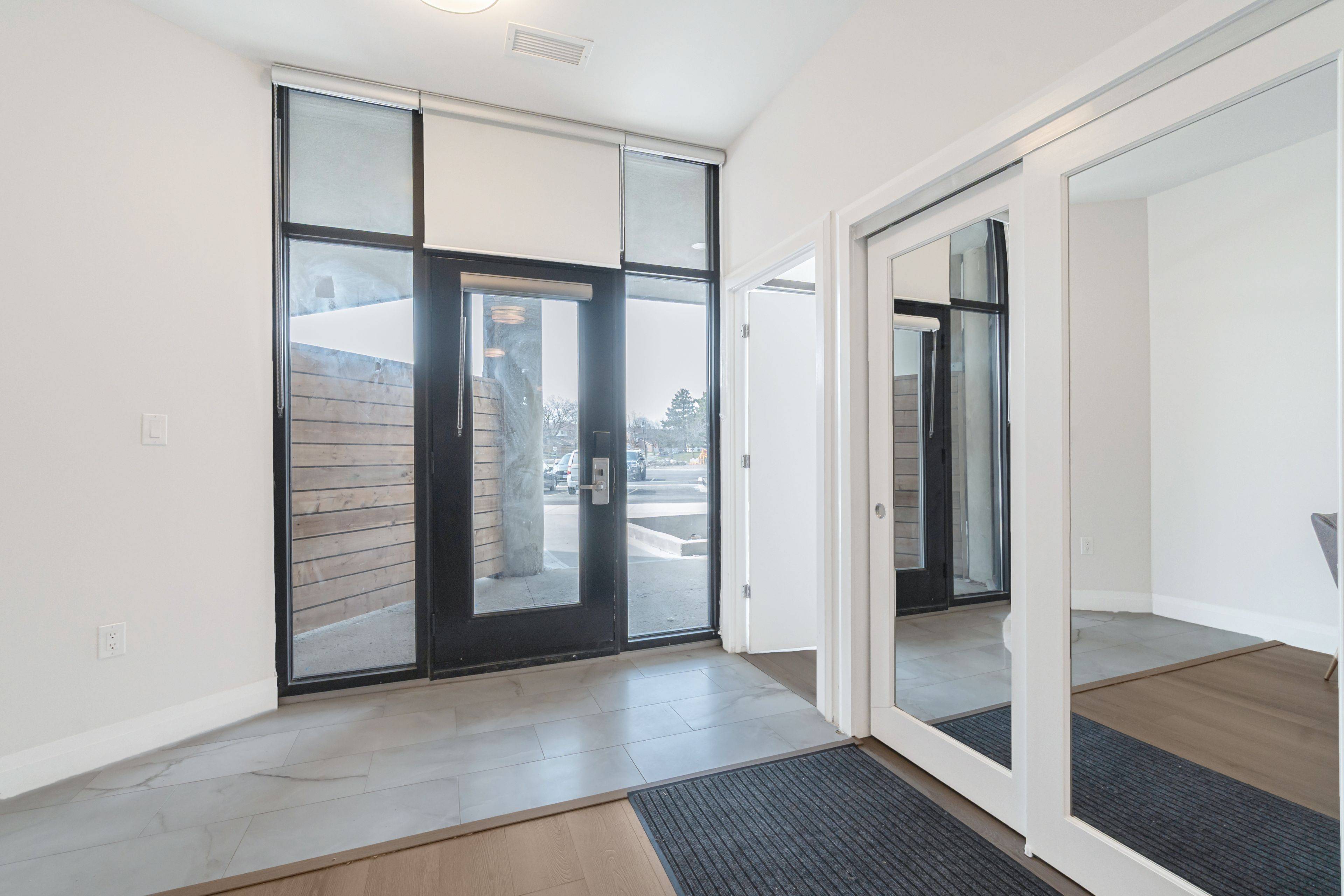 Toronto E11, ON M1B 3H1,30 DEAN PARK RD ##4