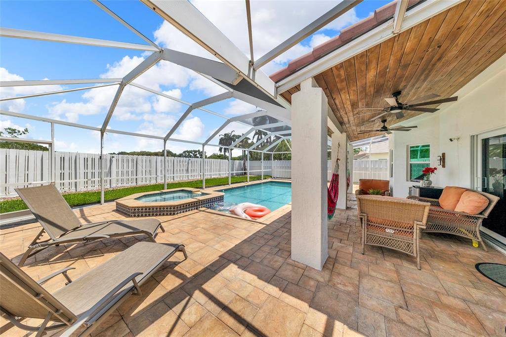 Weston, FL 33326,84 Gables Blvd