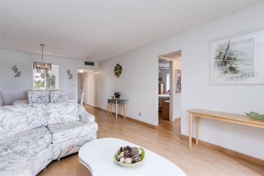 Delray Beach, FL 33446,6795 Huntington Ln #201