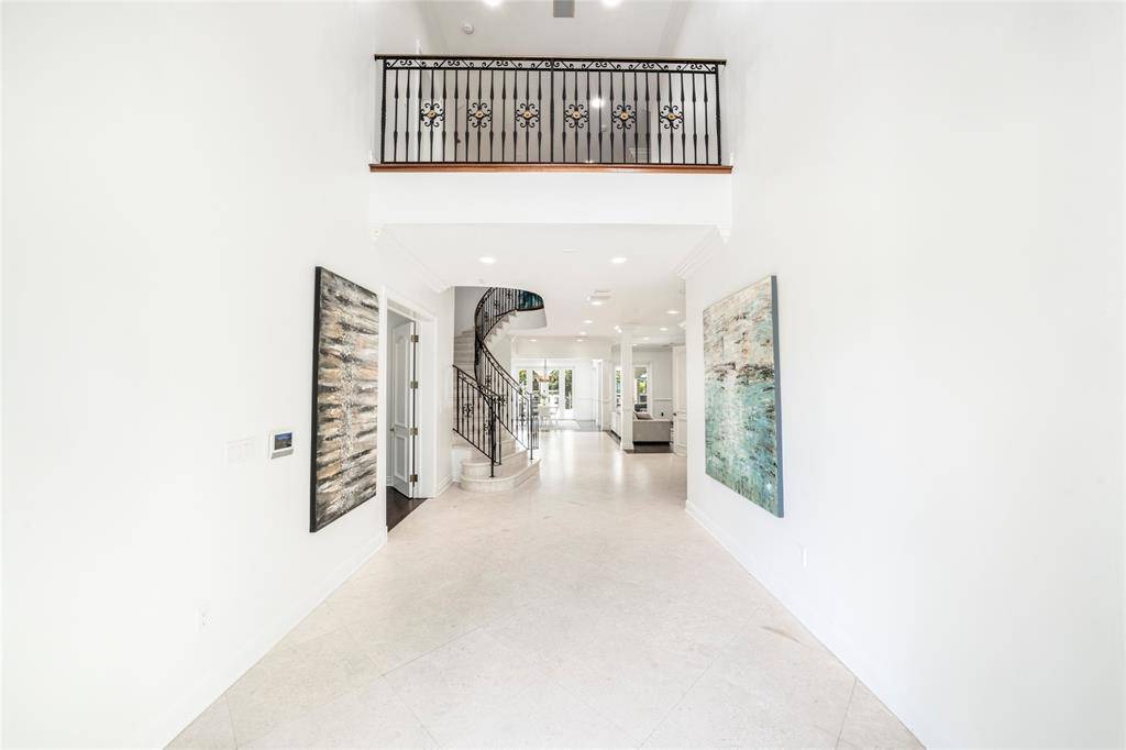 Fort Lauderdale, FL 33301,438 Coconut Isle Dr