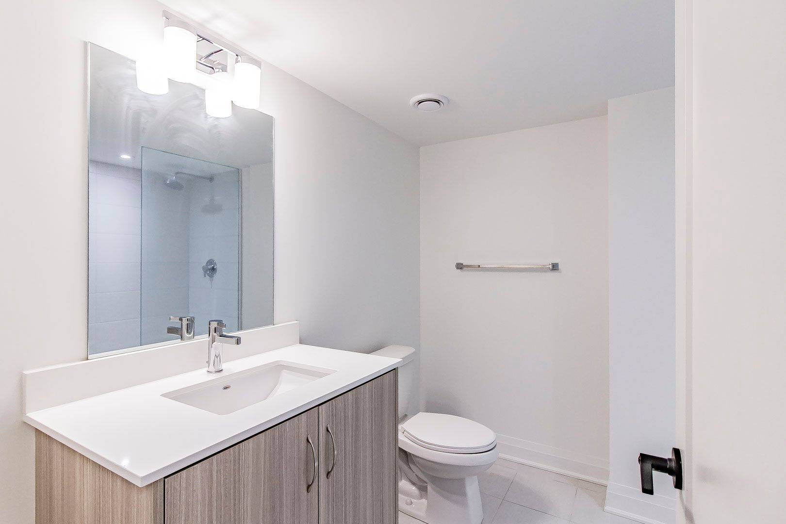 Vaughan, ON L4J 8A2,114 Alton CRES #(Third level)