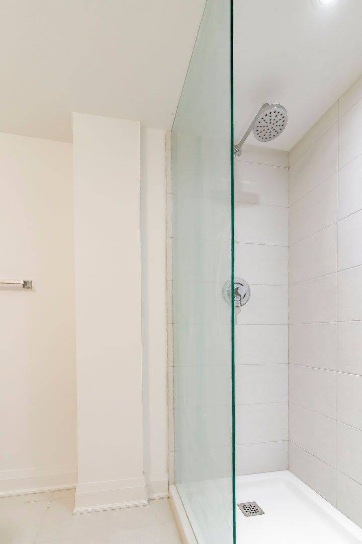 Vaughan, ON L4J 8A2,114 Alton CRES #(Third level)