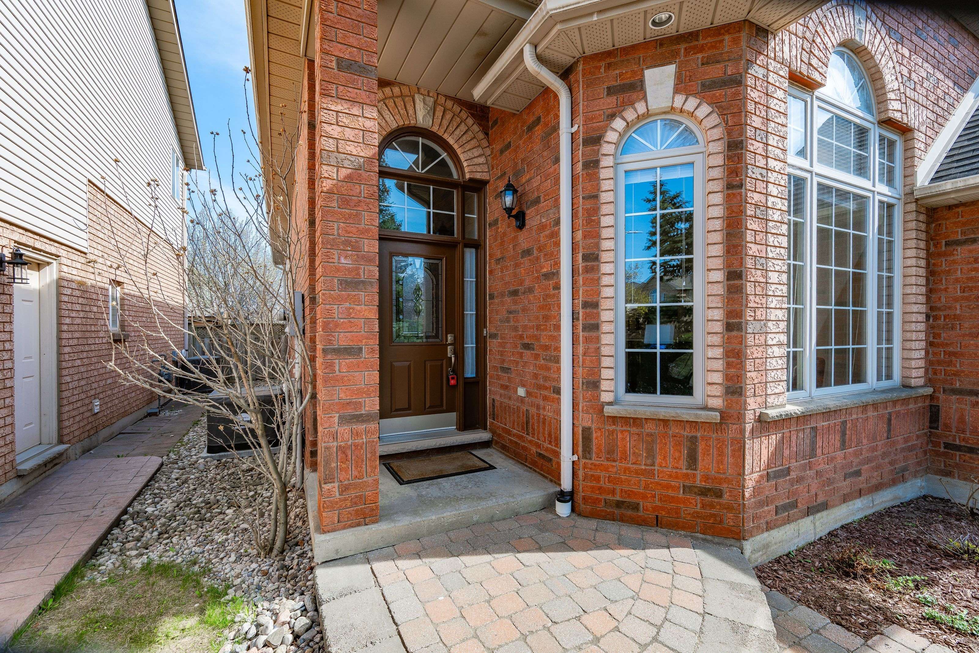 Burlington, ON L7M 4L2,4104 Bianca Forest DR