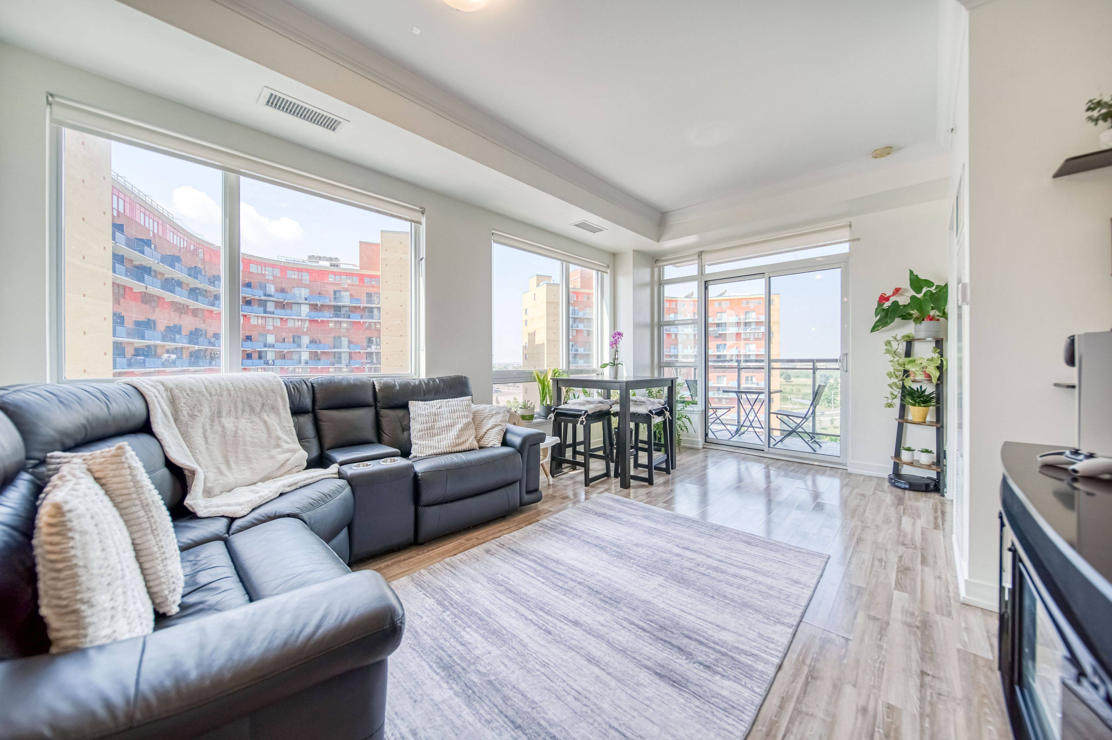 840 Queens Plate DR #902, Toronto W10, ON M9W 7J9