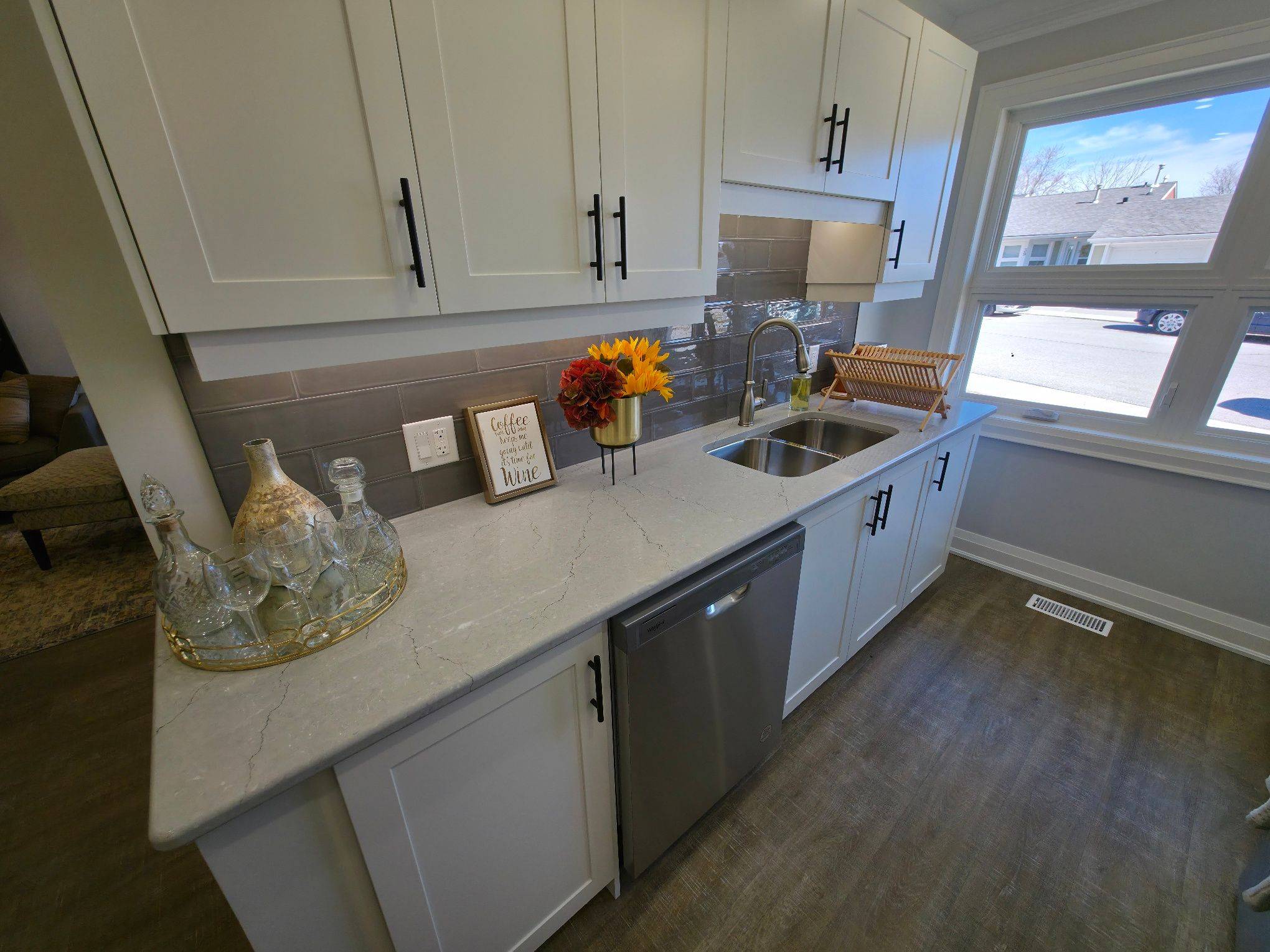 Hamilton, ON L9B 1T8,40 Szollosy CIR