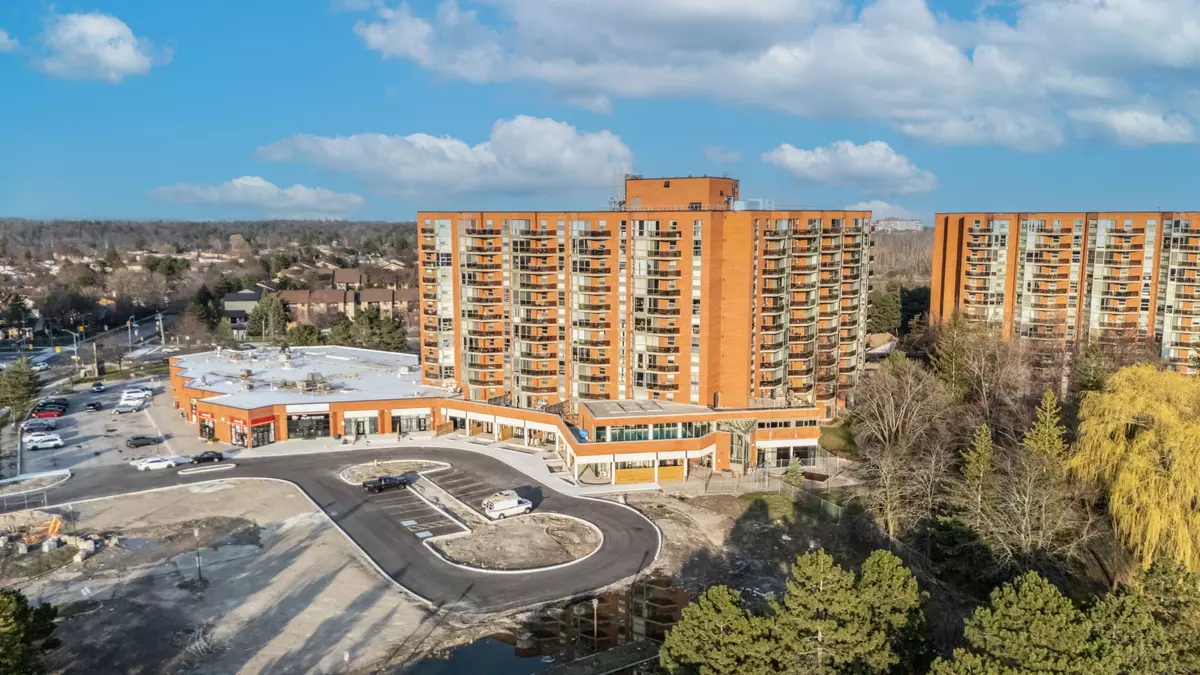 Toronto E11, ON M1B 3H1,30 DEAN PARK RD ##3